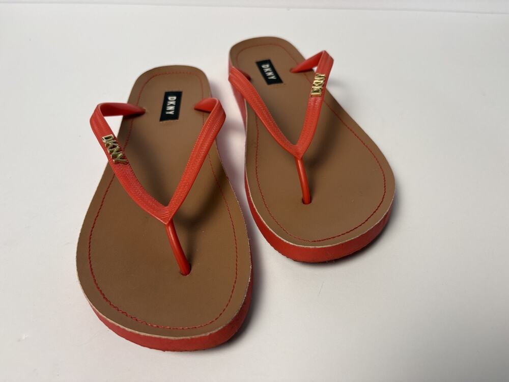 DKNY Sandals s 8.5-10 Casual Comfort Thong Flip-Flops Red Madi Faux Flat